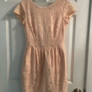 Women’s Lace Dress. Cap Sleeve, in Peach, size 6